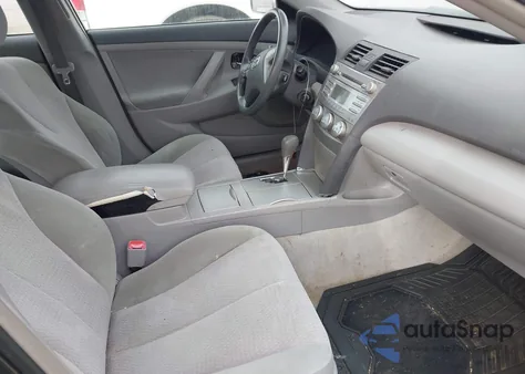 2010 Toyota Camry Le z USA, uszkodzony, nr VIN 4T1BF3EK4AU061036